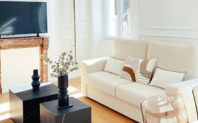 Le Haussmann ⸱ Stationnement Gratuit ⸱ Fibre